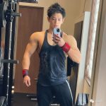 推特网红肌肉爸爸私教课卖五百，约的都是男顾客值吗？