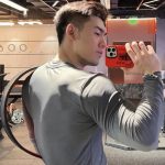 舔屏预警!肌肉哥哥的腹肌,冷白皮让人着迷