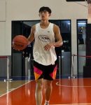 180cm大汗淋漓的篮球体育生，八块腹肌居然湿了