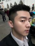 爱穿正装的小哥哥脱啦,自带一种人夫感!