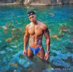 谢梓秋与黑皮体育生小布再度合作