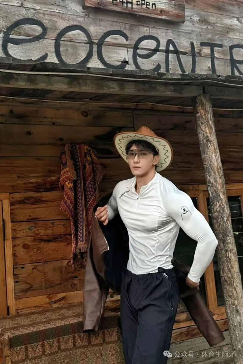 图片[5]-185黑皮大狙体育生，家住18楼，太过壮观，没眼看..........-小蓝短视频