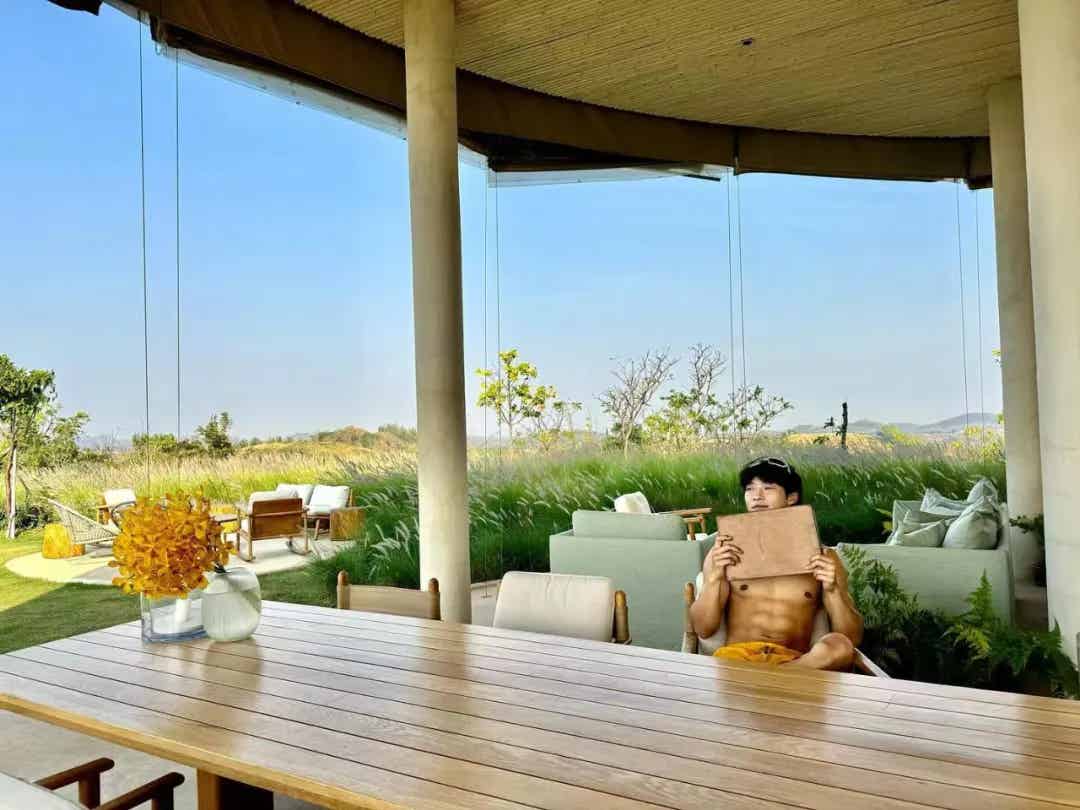 图片[14]-晒成“黑皮”，男演员人气不减反增！-小蓝短视频