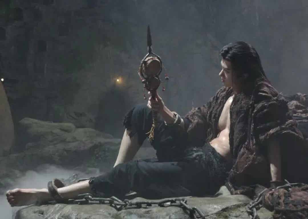 图片[3]-《大梦归离》男配角：胸肌练得有多大，走红毯就有多尴尬？！-小蓝短视频