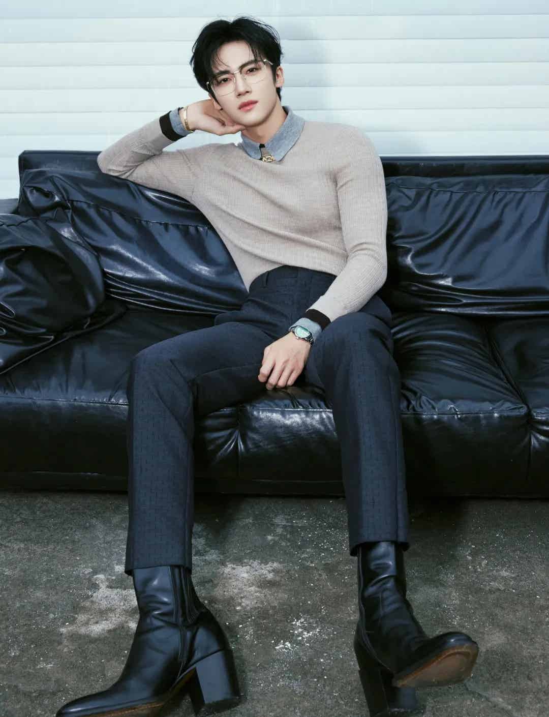 图片[11]-《大梦归离》男配角：胸肌练得有多大，走红毯就有多尴尬？！-小蓝短视频