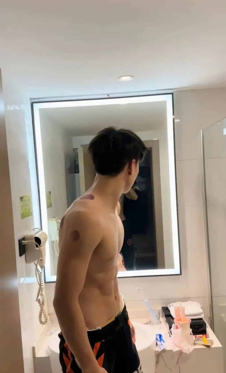 图片[8]-薄肌大一体育帅哥等被人带回家！-小蓝短视频