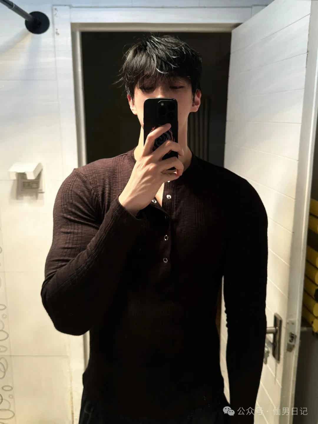 图片[10]-职场不好混！互联网程序员已经开始卷腹肌了……-小蓝短视频