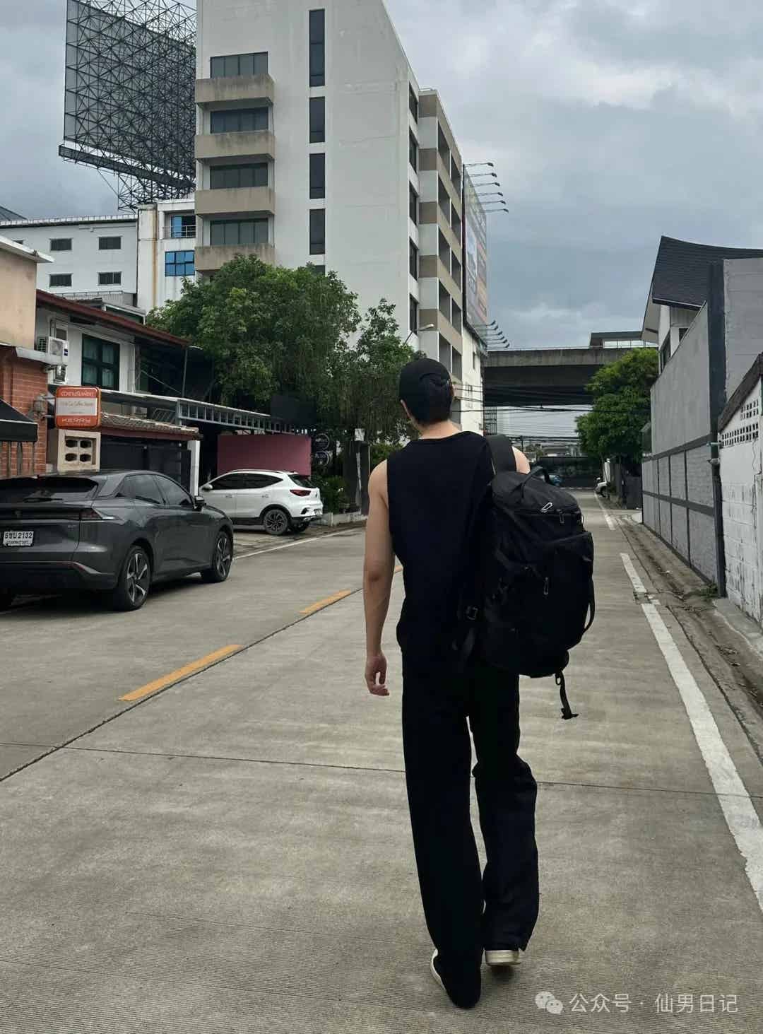 图片[15]-职场不好混！互联网程序员已经开始卷腹肌了……-小蓝短视频