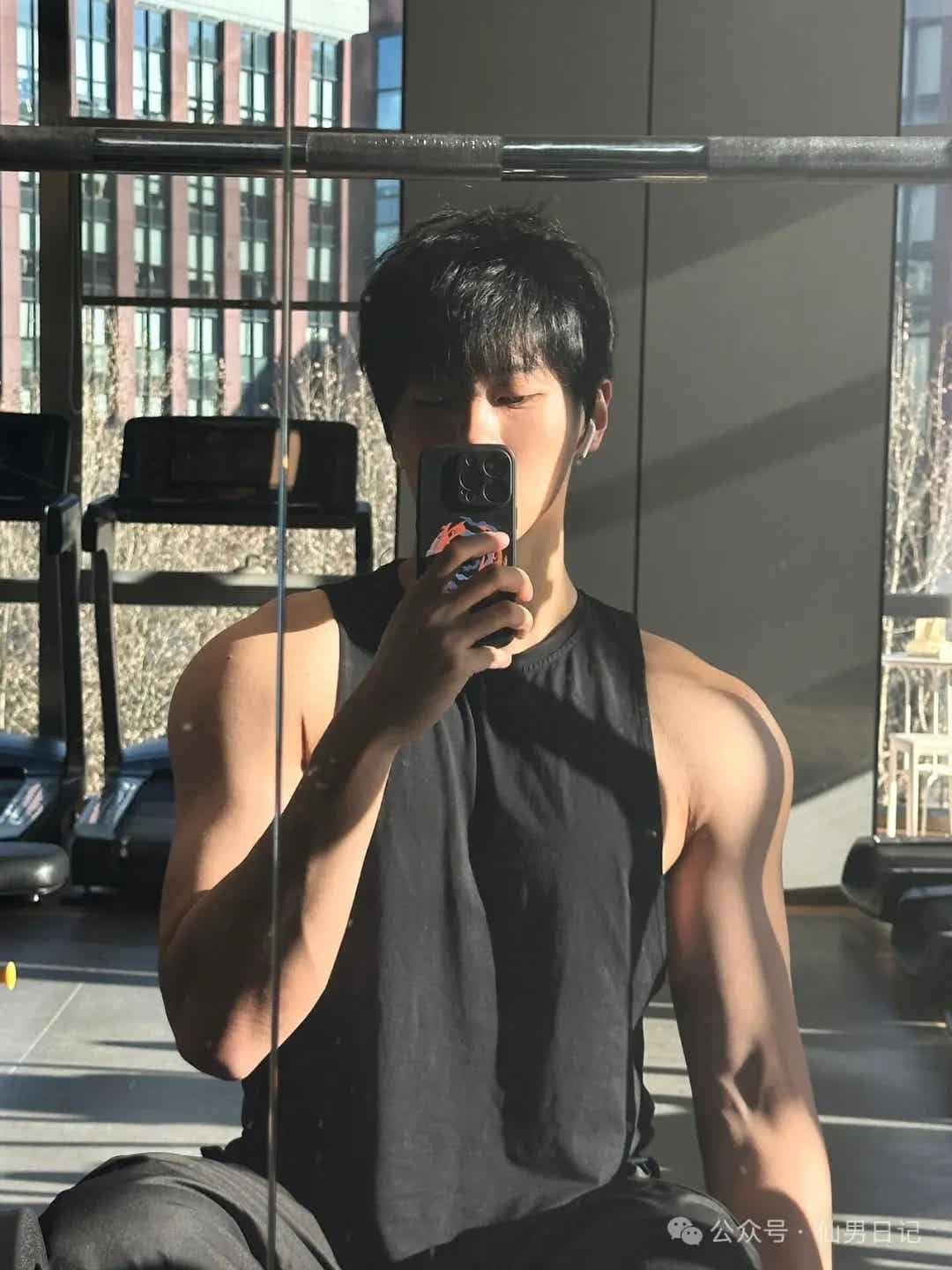 图片[17]-职场不好混！互联网程序员已经开始卷腹肌了……-小蓝短视频