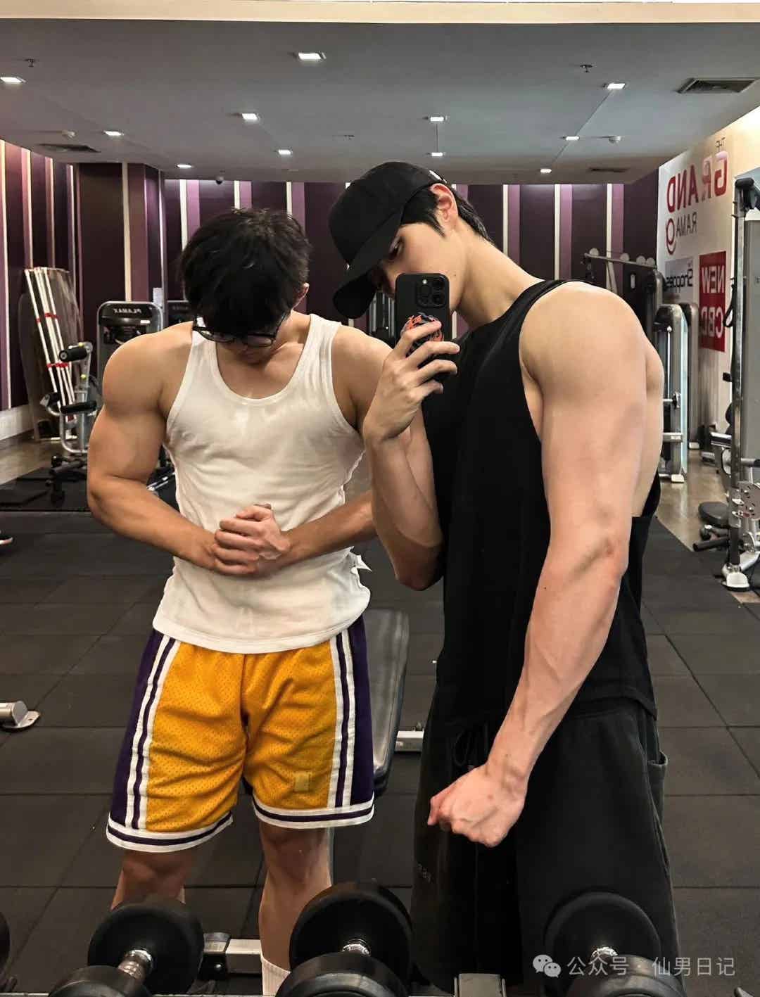 图片[19]-职场不好混！互联网程序员已经开始卷腹肌了……-小蓝短视频