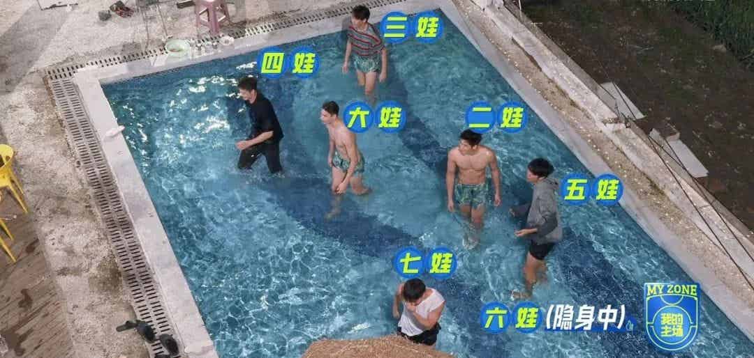 图片[2]-体育生说脱就脱！这档国产综艺，入选“必吃榜”-小蓝短视频