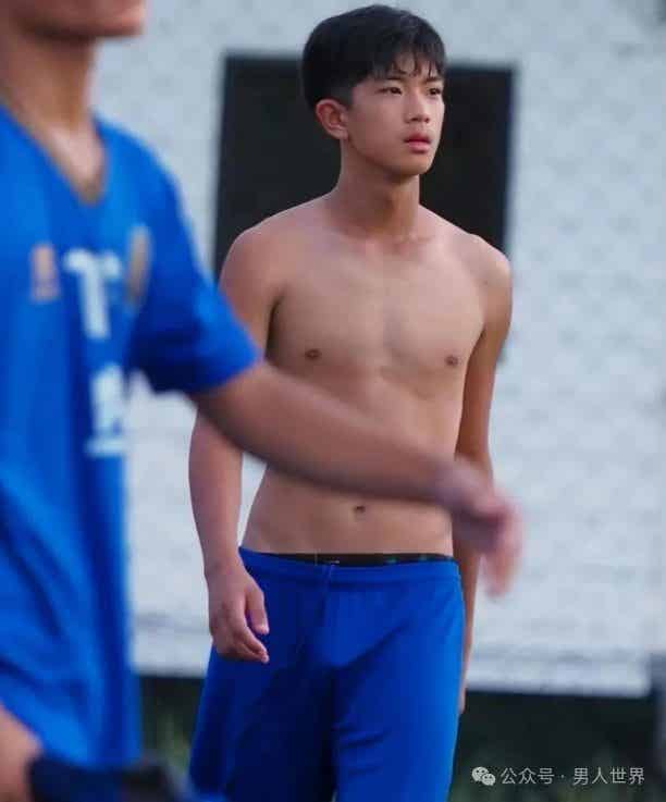 图片[1]-高中帅帅小黑皮钻石体育生-小蓝短视频