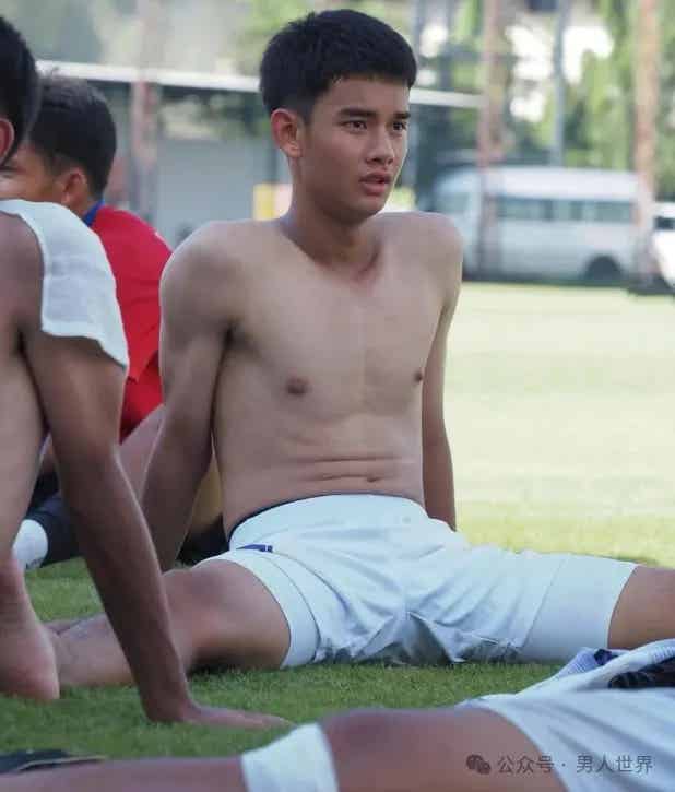 图片[3]-高中帅帅小黑皮钻石体育生-小蓝短视频