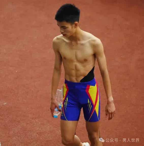 图片[4]-高中帅帅小黑皮钻石体育生-小蓝短视频