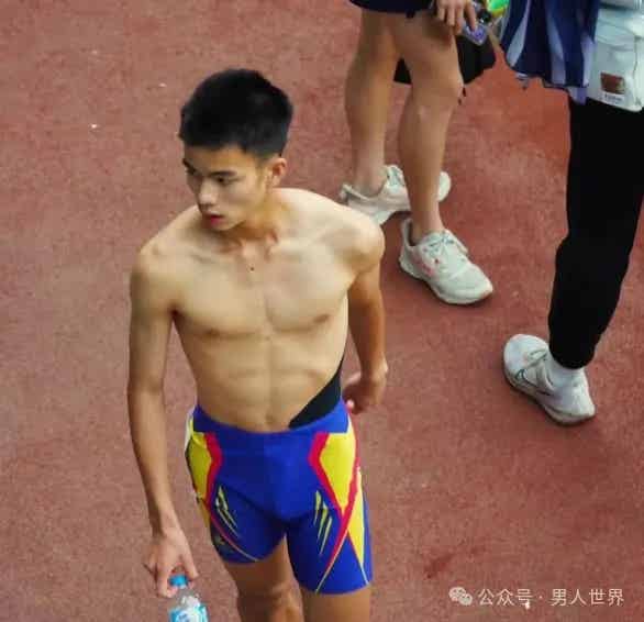 图片[5]-高中帅帅小黑皮钻石体育生-小蓝短视频