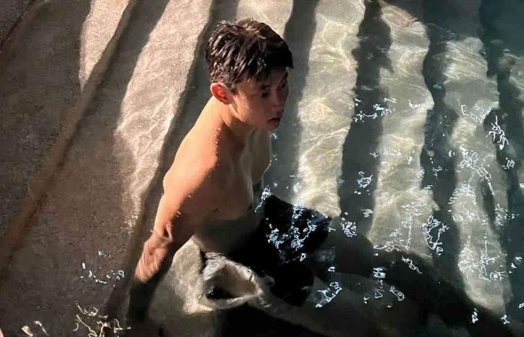 图片[18]-体育生说脱就脱！这档国产综艺，入选“必吃榜”-小蓝短视频