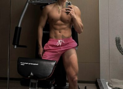 成都21的寸头痞子体育生，00后发育得也太好了！