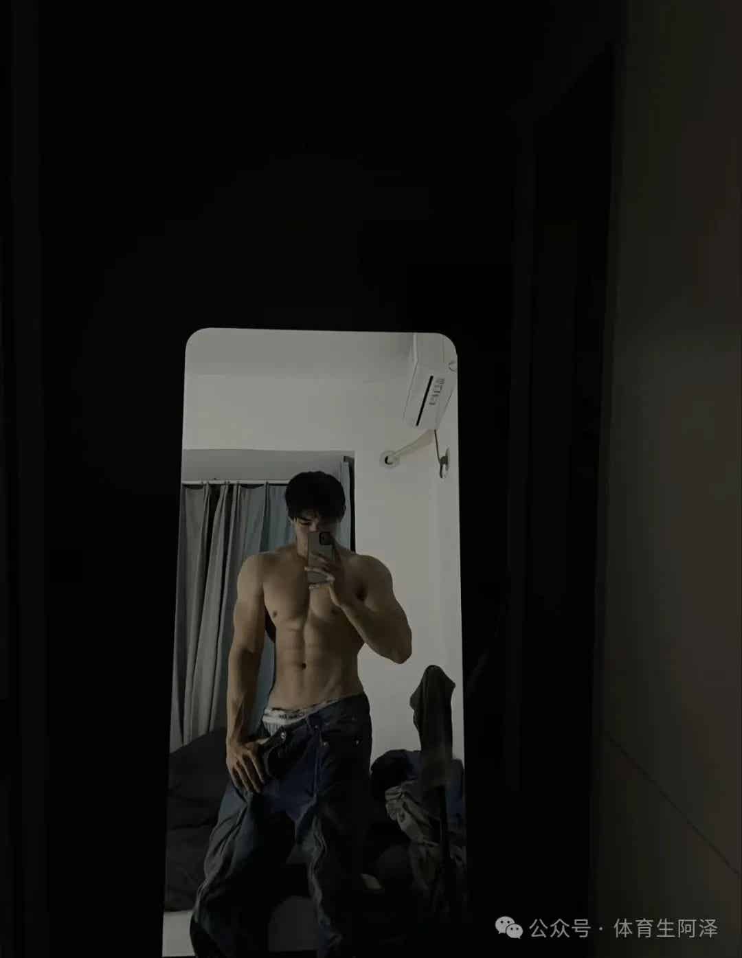 图片[4]-CK内裤新晋顶流男模，裤子从来没拉上过......-小蓝短视频