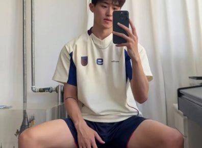 直男体育生被网友赞称gay圈天菜，白袜只是流量密码......