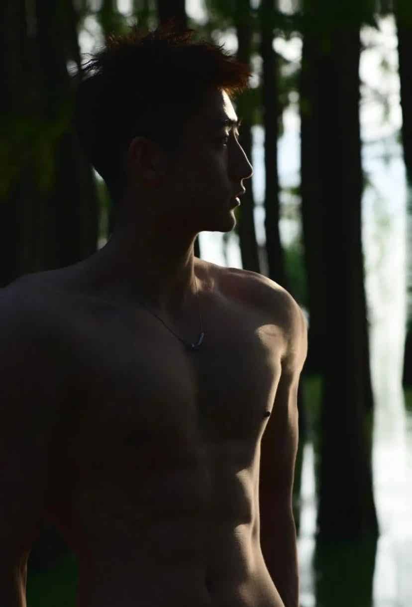 图片[6]-奶帅奶帅的八块白皮腹肌体育生！-小蓝短视频