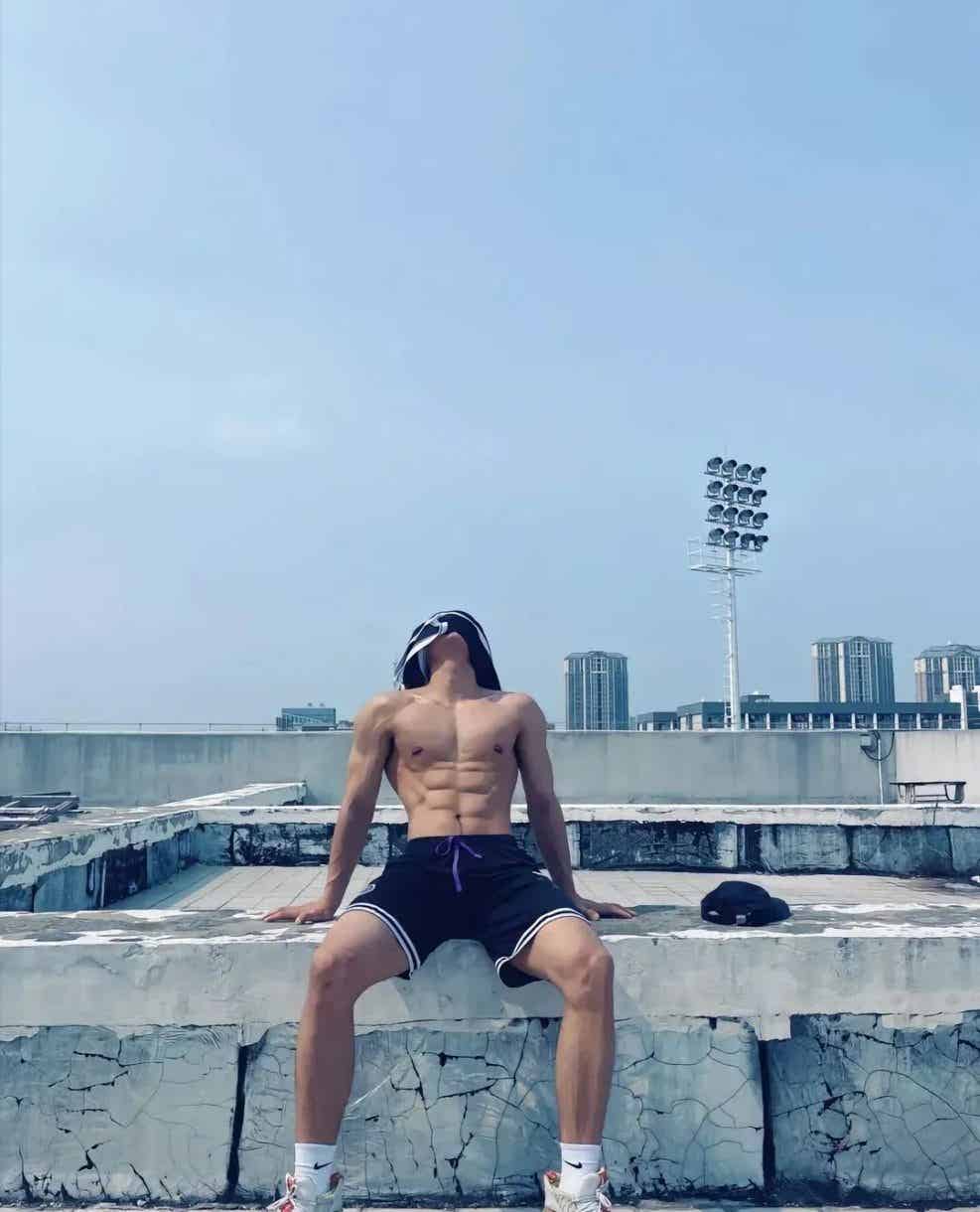 图片[19]-奶帅奶帅的八块白皮腹肌体育生！-小蓝短视频