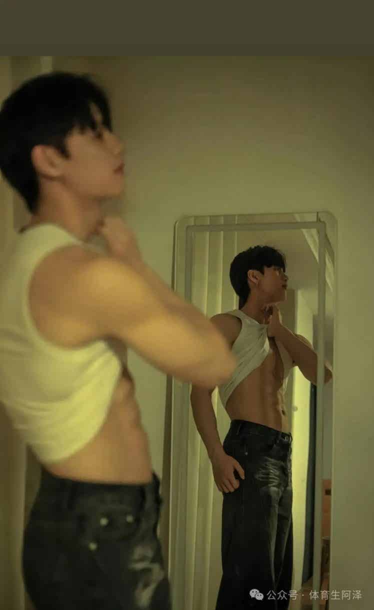 图片[4]-185薄肌体育生全见版！八块腹肌别太诱惑........-小蓝短视频