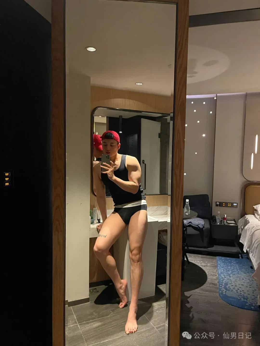图片[5]-186cm体育生酒店照片曝光，大包意外抢镜！-小蓝短视频