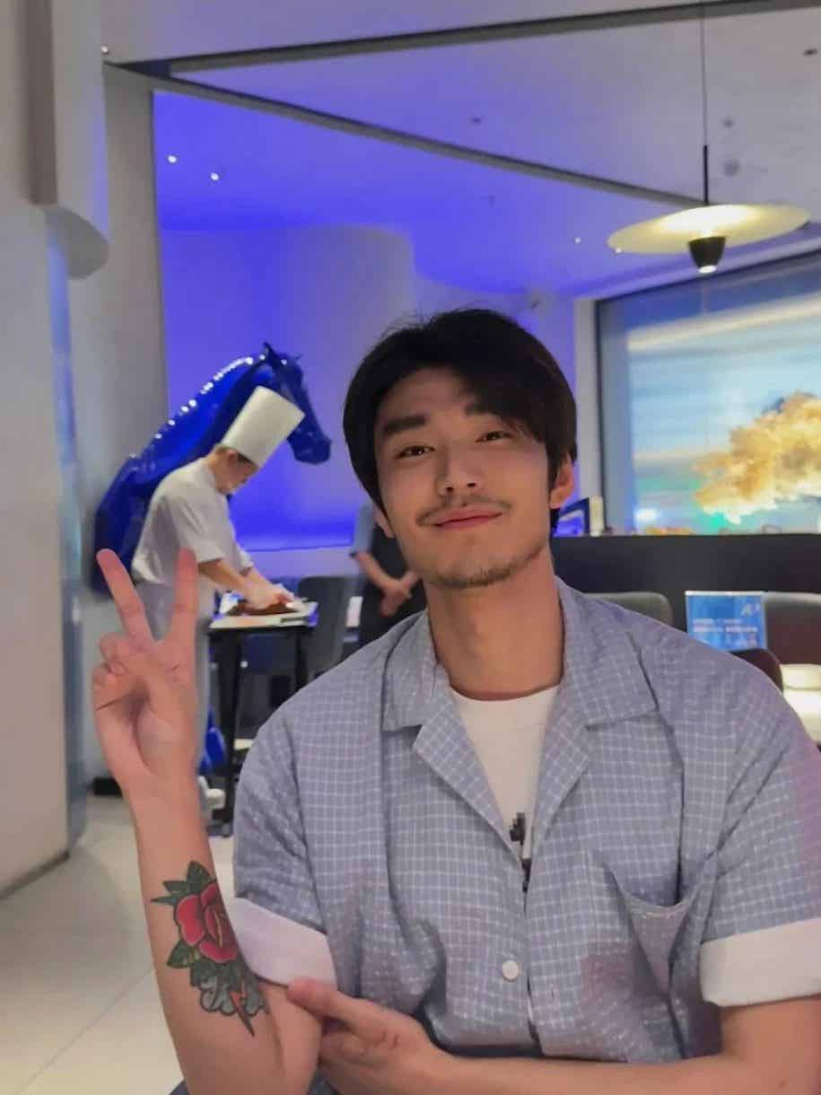 图片[6]-浓眉多面模特！青春阳光 & 性感熟男切换自如 | 网红帅哥-小蓝短视频