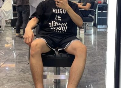 乐仔最近的瓜都吃了吗？他近期线下接受采访的状态被嘲了...