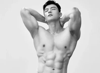 灰裤子小哥照片被盗当头像,长的还有点帅!