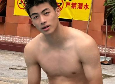 被刘姥姥置顶20岁山东男大体育生 ​​​，采访说他鼻子大！