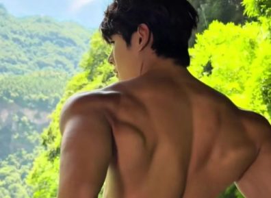 欢乐谷最帅腹肌npc，男有粉比例超九成，求直男被掰弯教程！