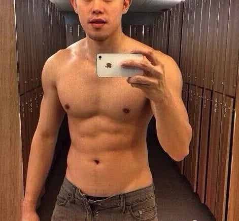 图片[10]-男生练出大胸肌能干嘛？这是我见过最骚的操作......-小蓝短视频