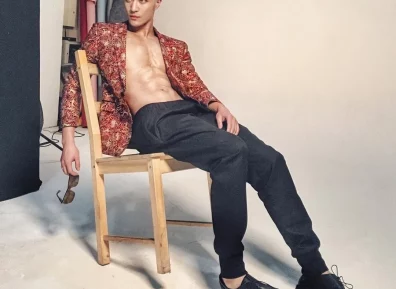 私密照被疯传！网友直呼：还是肌肉名媛玩得花……