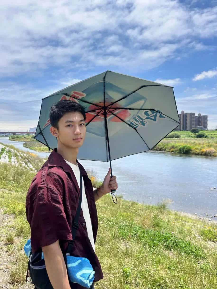 图片[6]-活力阳光瑜伽教练！一头金发帅炸 | 网红帅哥-小蓝短视频