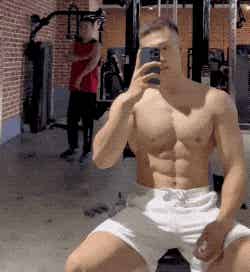 图片[10]-190cm肌肉直男在浴池自拍，网友：又是别人的老公-小蓝短视频