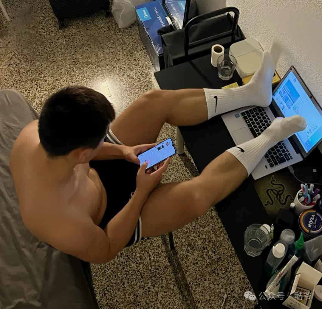 图片[2]-旅途中遇到曾经表白过的帅哥-小蓝短视频