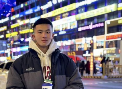 05年的山东体育生185CM穿粉色短裤，谁能拒绝这样的！