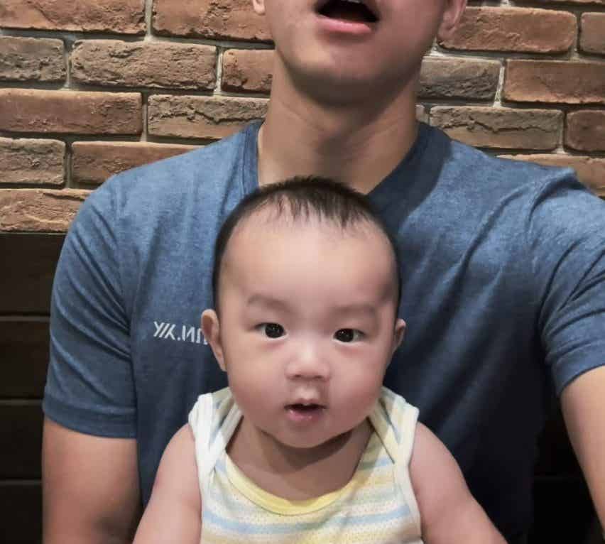 露内裤边的胸毛男自拍荷尔蒙爆啦。实力藏不住了！-小蓝短视频