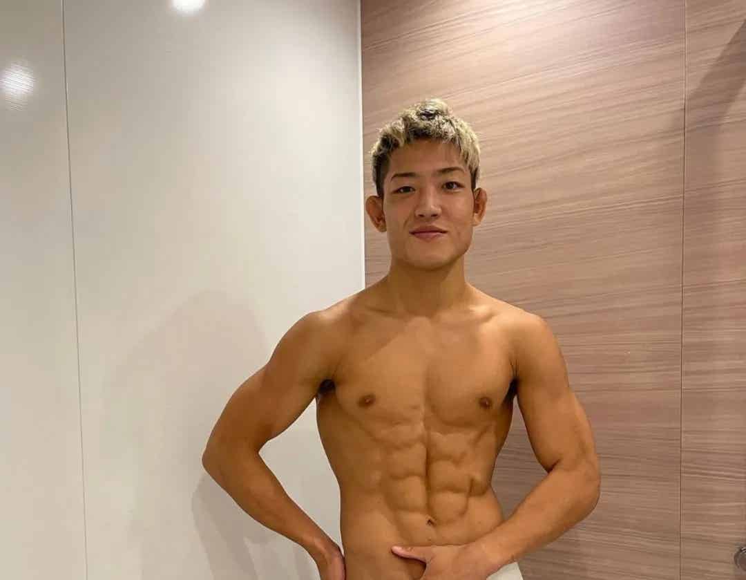 图片[7]-亚洲最帅的格斗运动员，被爆为了两万块曾下海！-小蓝短视频