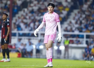 泰国足球运动员，颜值都这么高，身材都这么好的吗？