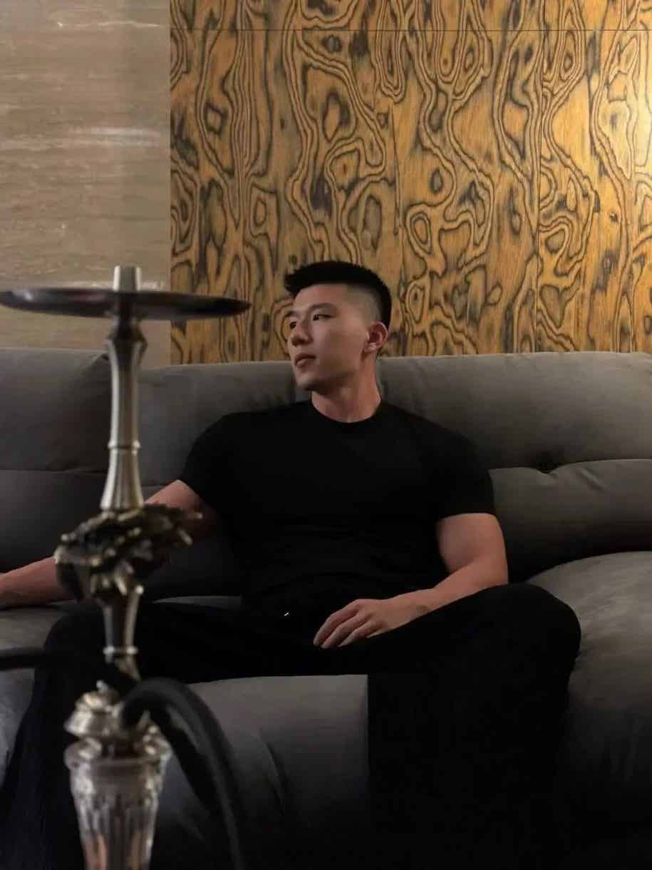 图片[2]-198cm的山东壮汉肌肉男，大大大~-小蓝短视频