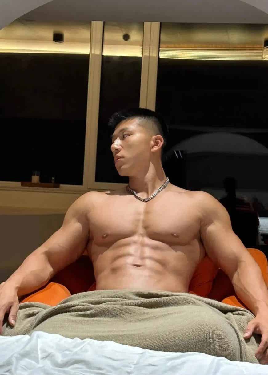 图片[3]-198cm的山东壮汉肌肉男，大大大~-小蓝短视频