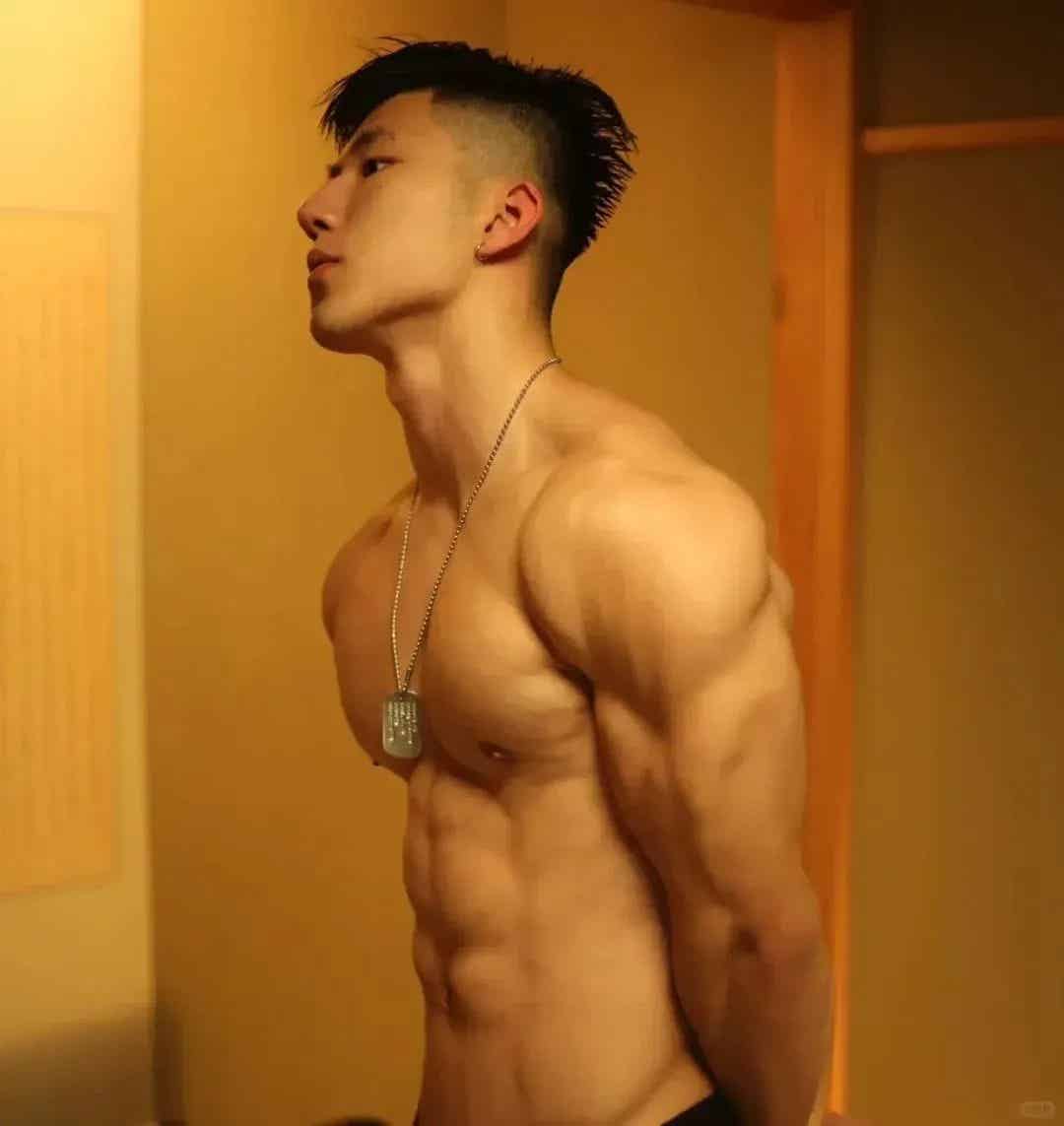 198cm的山东壮汉肌肉男，大大大~-小蓝短视频