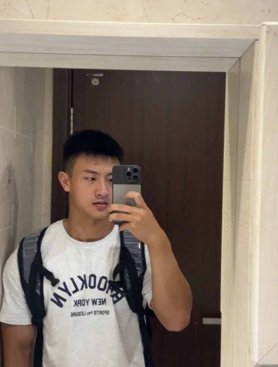 图片[7]-体院在读的寸头肌肉运动男，这荷尔蒙太炸裂了！！-小蓝短视频