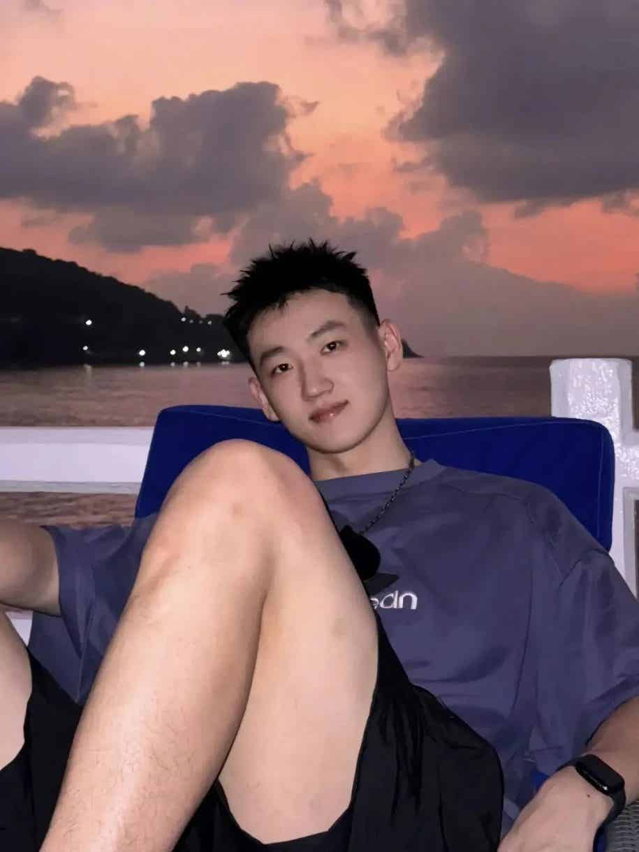 图片[1]-直男想不到的拍照姿势~-小蓝短视频