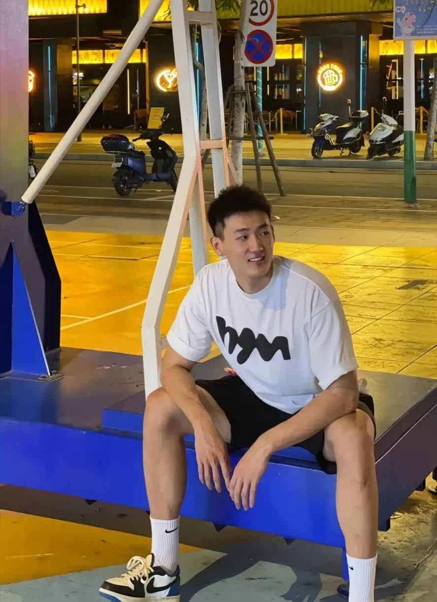 图片[6]-直男想不到的拍照姿势~-小蓝短视频