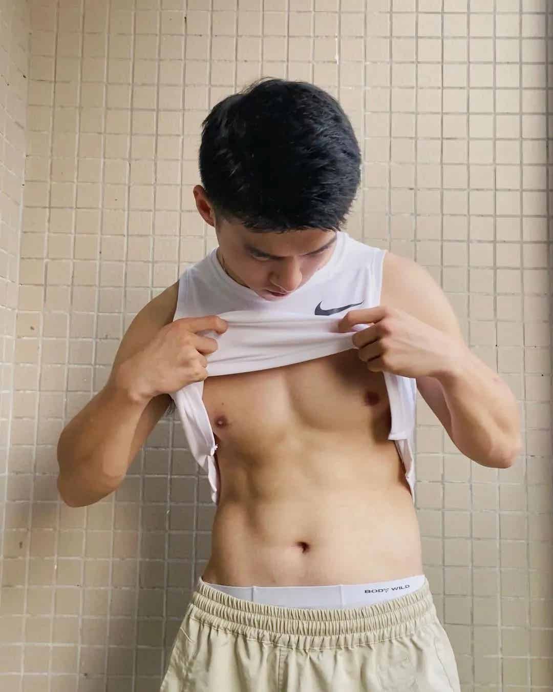 图片[9]-肌肉小奶狗落尔洛有多让人上头？！-小蓝短视频