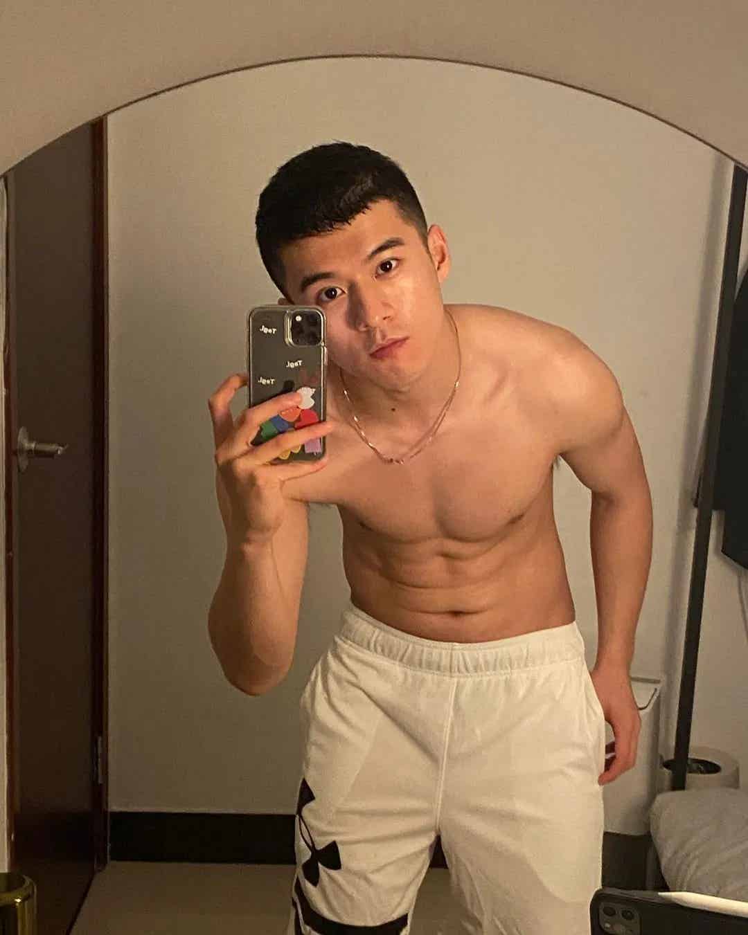 图片[15]-肌肉小奶狗落尔洛有多让人上头？！-小蓝短视频