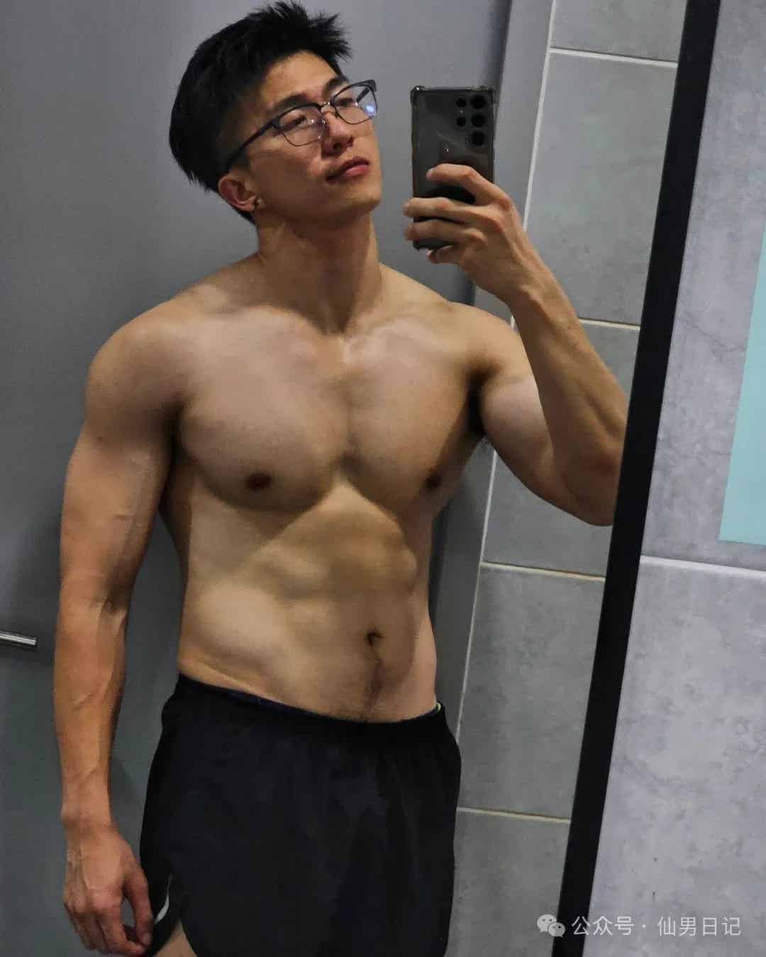 图片[13]-设计师各种花样在ins上爆火！网友辣评：还是你们文化人会拍……-小蓝短视频